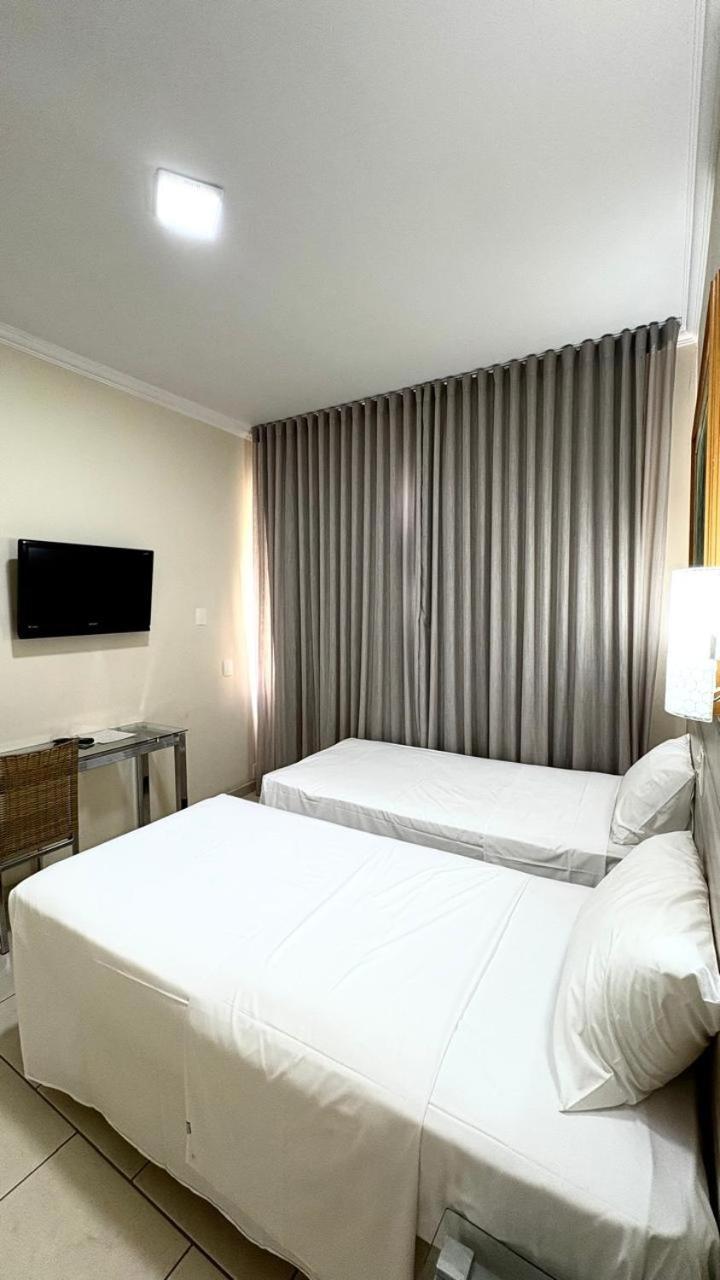 Hotel Del Rey Curitiba By Poty - Na Famosa Rua XV De Novembro Екстер'єр фото